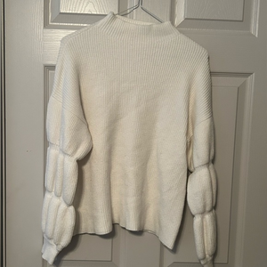 White‎ puff sleeve turtle neck sweater Size Small Chest 21 Length 22